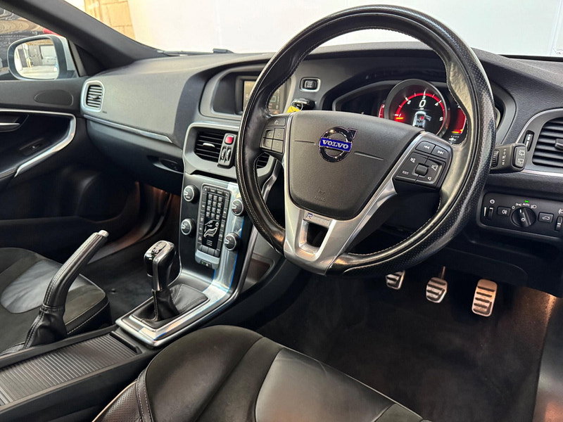 Volvo V40 2.0 D2 R-Design Euro 6 (s/s) 5dr 5dr Manual 2026