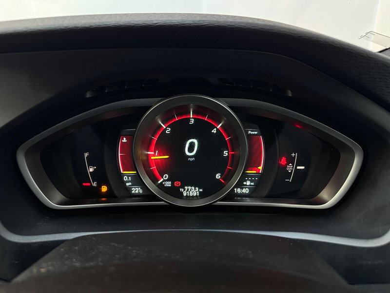 Volvo V40 2.0 D2 R-Design Euro 6 (s/s) 5dr 5dr Manual 2026