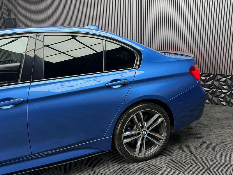 BMW 3 Series 3.0 330d M Sport Shadow Edition Auto xDrive Euro 6 (s/s) 4dr 4dr Automatic 2026