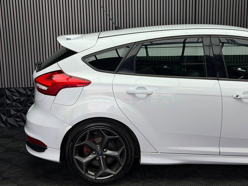 Ford Focus 2.0 TDCi ST-2 Euro 6 (s/s) 5dr 5dr Manual 2026