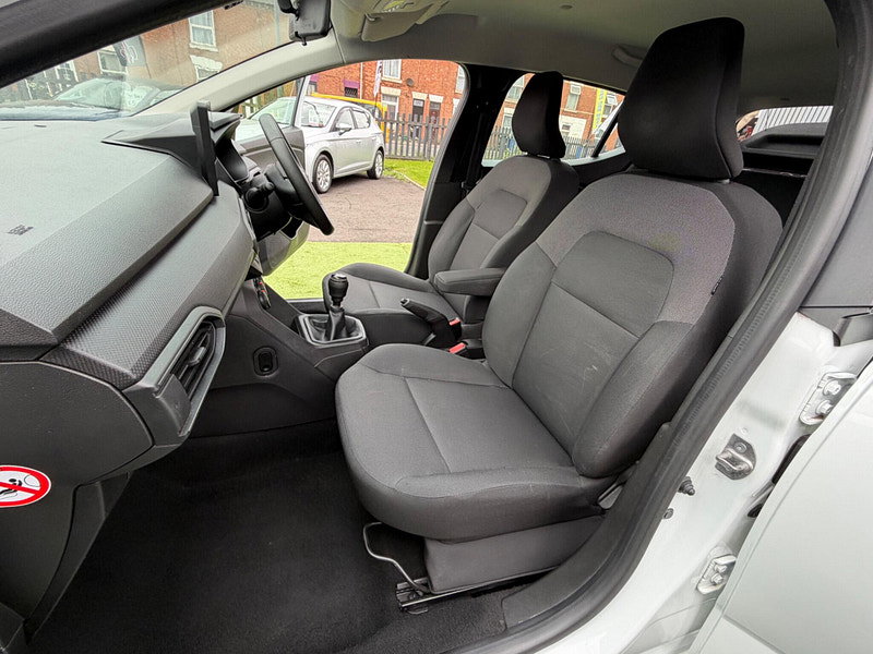 Dacia Sandero 1.0 SCe Essential Hatchback 5dr Petrol Manual Euro 6 (s/s) (65 ps) 5dr Manual 2026