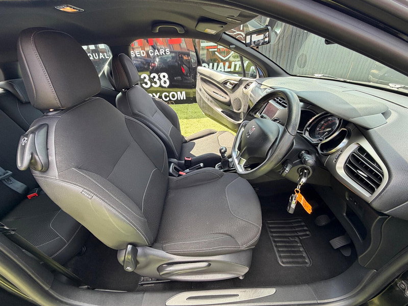 DS Automobiles DS 3 1.2 PureTech Chic Hatchback 3dr Petrol Manual Euro 6 (82 ps) 3dr Manual 2026