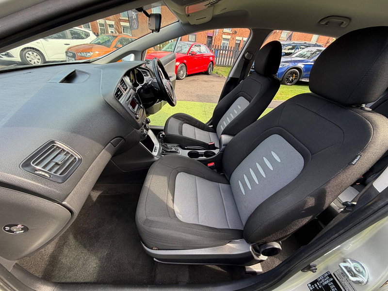 Kia Ceed 1.6 CRDi 2 Sportswagon 5dr Diesel Auto Euro 5 (126 bhp) 5dr Automatic 2026