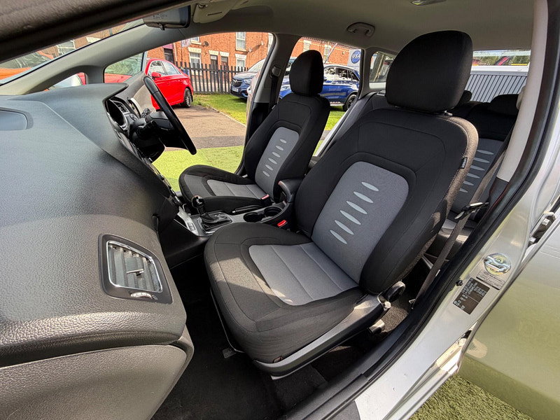 Kia Ceed 1.6 CRDi 2 Sportswagon 5dr Diesel Auto Euro 5 (126 bhp) 5dr Automatic 2026