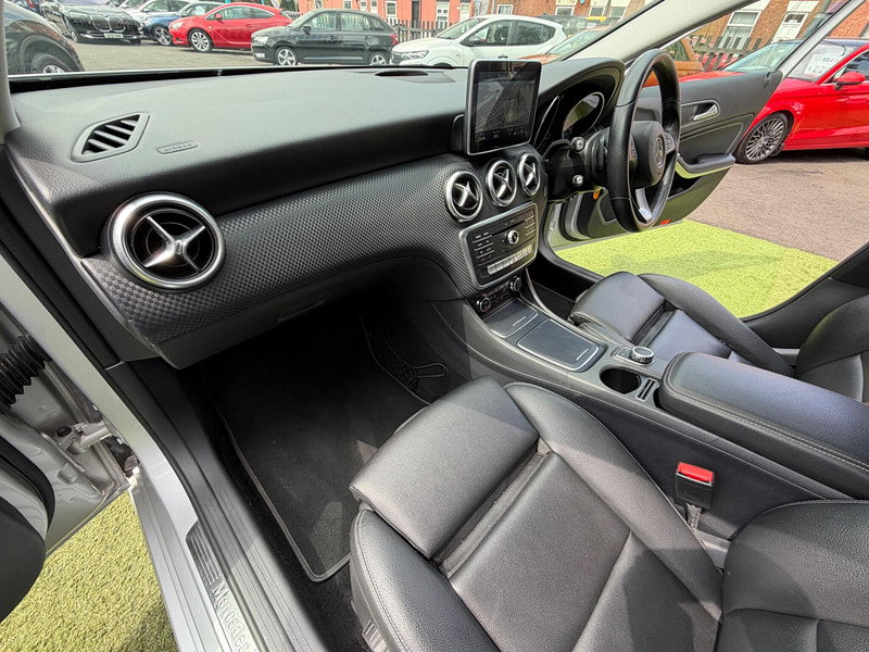 Mercedes-Benz A Class 1.6 A180 Sport (Executive) Hatchback 5dr Petrol 7G-DCT Euro 6 (s/s) (122 ps) 5dr Automatic 2026
