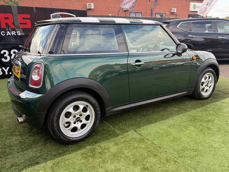 MINI Hatch 1.6 Cooper Hatchback 3dr Petrol Manual Euro 5 (s/s) (122 ps) 3dr Manual 2026