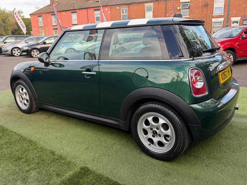 MINI Hatch 1.6 Cooper Hatchback 3dr Petrol Manual Euro 5 (s/s) (122 ps) 3dr Manual 2026
