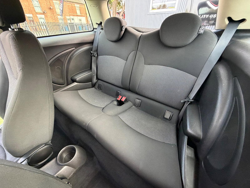MINI Hatch 1.6 Cooper Hatchback 3dr Petrol Manual Euro 5 (s/s) (122 ps) 3dr Manual 2026