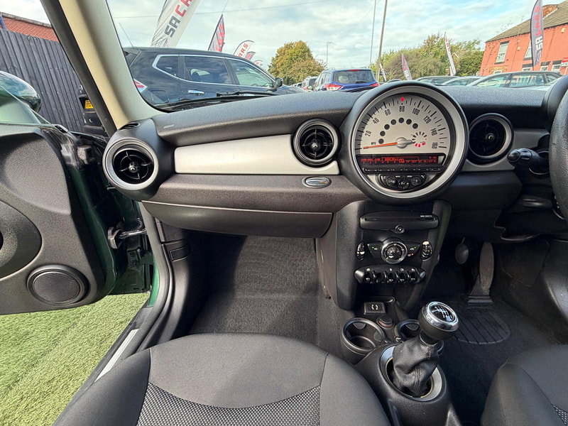 MINI Hatch 1.6 Cooper Hatchback 3dr Petrol Manual Euro 5 (s/s) (122 ps) 3dr Manual 2026