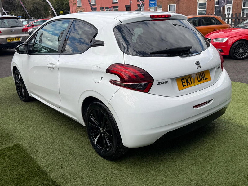 Peugeot 208 1.2 PureTech Black Edition Hatchback 3dr Petrol Manual Euro 6 (82 ps) 3dr Manual 2026