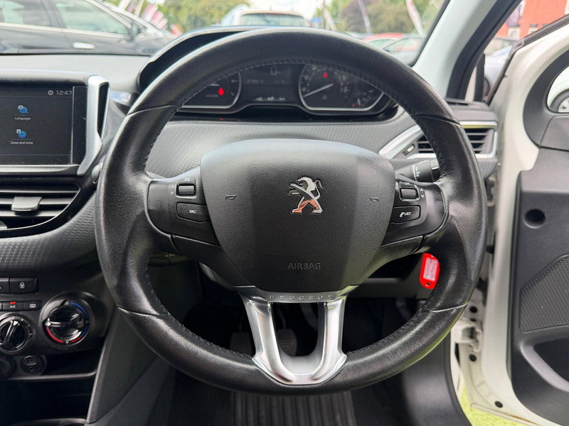 Peugeot 208 1.2 PureTech Black Edition Hatchback 3dr Petrol Manual Euro 6 (82 ps) 3dr Manual 2026