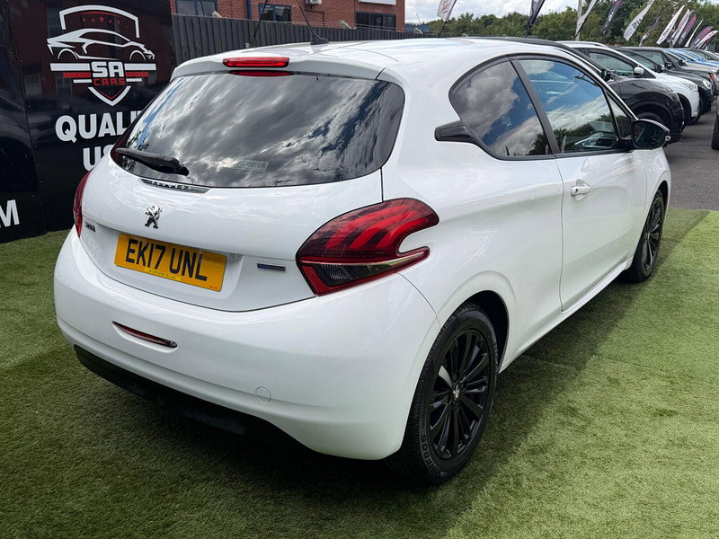 Peugeot 208 1.2 PureTech Black Edition Hatchback 3dr Petrol Manual Euro 6 (82 ps) 3dr Manual 2026
