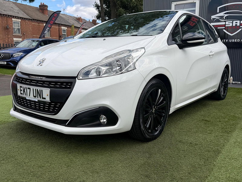 Peugeot 208 1.2 PureTech Black Edition Hatchback 3dr Petrol Manual Euro 6 (82 ps) 3dr Manual 2026