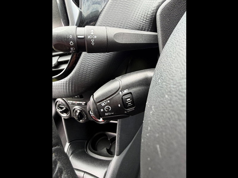 Peugeot 208 1.2 PureTech Black Edition Hatchback 3dr Petrol Manual Euro 6 (82 ps) 3dr Manual 2026