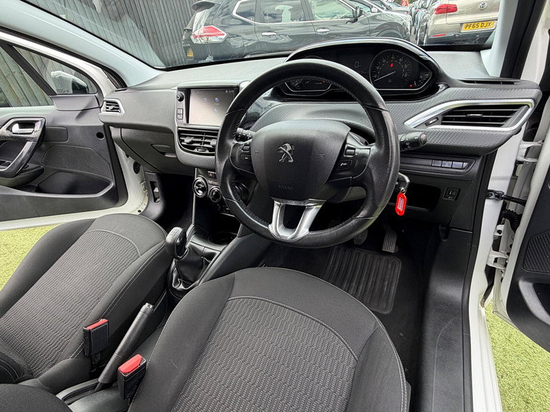 Peugeot 208 1.2 PureTech Black Edition Hatchback 3dr Petrol Manual Euro 6 (82 ps) 3dr Manual 2026