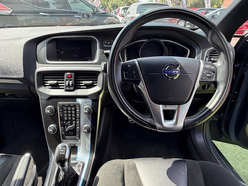 Volvo V40 1.6 D2 R-Design Nav Hatchback 5dr Diesel Manual Euro 5 (s/s) (115 ps) 5dr Manual 2026
