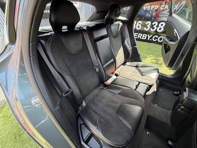 Volvo V40 1.6 D2 R-Design Nav Hatchback 5dr Diesel Manual Euro 5 (s/s) (115 ps) 5dr Manual 2026