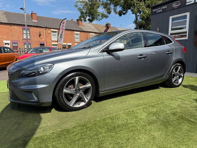Volvo V40 1.6 D2 R-Design Nav Hatchback 5dr Diesel Manual Euro 5 (s/s) (115 ps) 5dr Manual 2026
