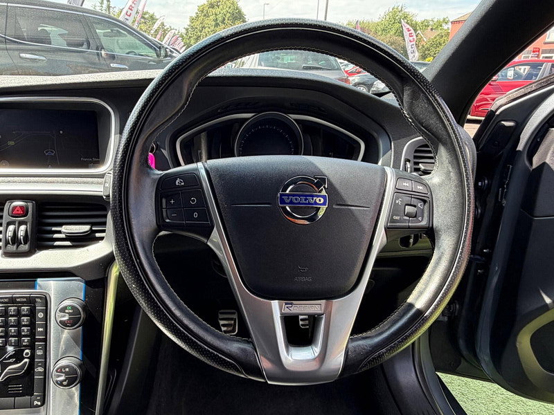 Volvo V40 1.6 D2 R-Design Nav Hatchback 5dr Diesel Manual Euro 5 (s/s) (115 ps) 5dr Manual 2026