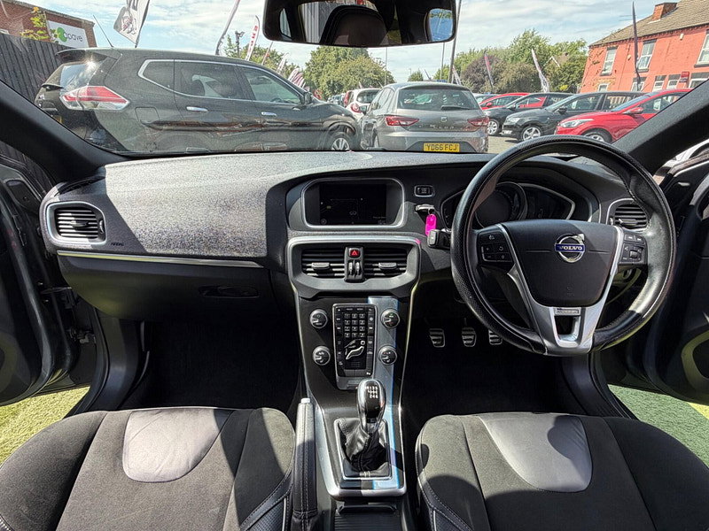 Volvo V40 1.6 D2 R-Design Nav Hatchback 5dr Diesel Manual Euro 5 (s/s) (115 ps) 5dr Manual 2026