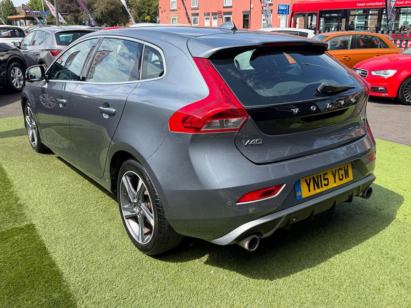 Volvo V40 1.6 D2 R-Design Nav Hatchback 5dr Diesel Manual Euro 5 (s/s) (115 ps) 5dr Manual 2026