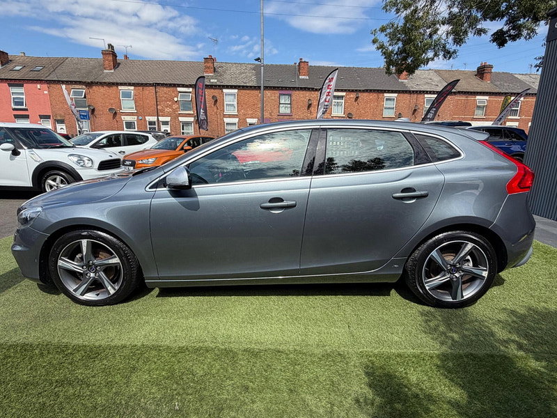 Volvo V40 1.6 D2 R-Design Nav Hatchback 5dr Diesel Manual Euro 5 (s/s) (115 ps) 5dr Manual 2026