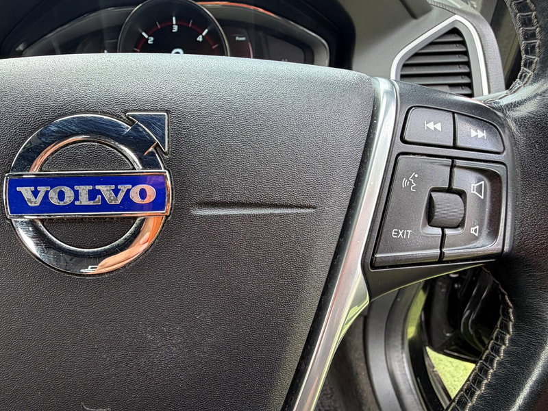 Volvo XC60 2.0 D4 R-Design Nav SUV 5dr Diesel Manual Euro 6 (s/s) (181 ps) 5dr Manual 2026
