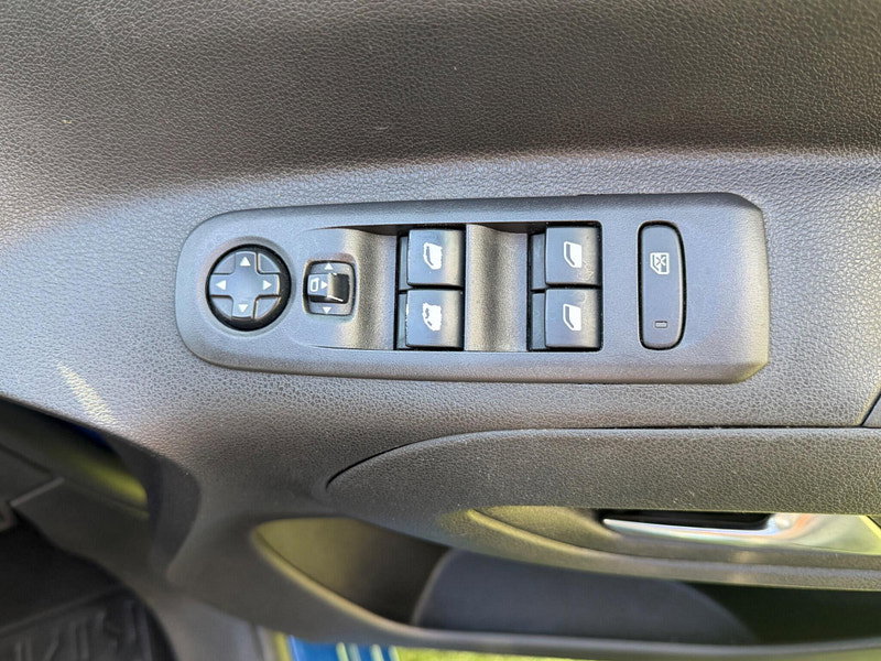 Vauxhall Combo Life 1.5 Turbo D BlueInjection Energy MPV 5dr Diesel Manual Euro 6 (s/s) (7 Seat) (100 ps) 5dr Manual 2026