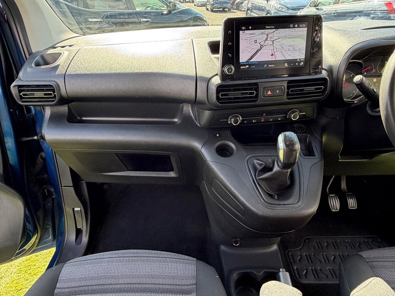 Vauxhall Combo Life 1.5 Turbo D BlueInjection Energy MPV 5dr Diesel Manual Euro 6 (s/s) (7 Seat) (100 ps) 5dr Manual 2026