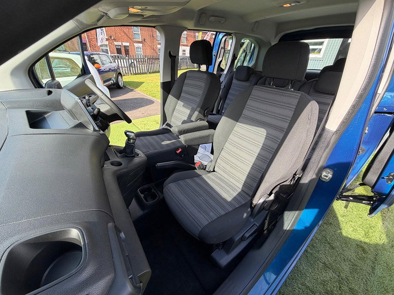 Vauxhall Combo Life 1.5 Turbo D BlueInjection Energy MPV 5dr Diesel Manual Euro 6 (s/s) (7 Seat) (100 ps) 5dr Manual 2026