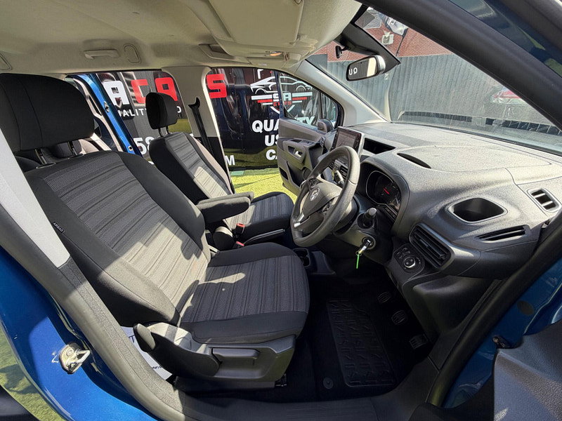 Vauxhall Combo Life 1.5 Turbo D BlueInjection Energy MPV 5dr Diesel Manual Euro 6 (s/s) (7 Seat) (100 ps) 5dr Manual 2026