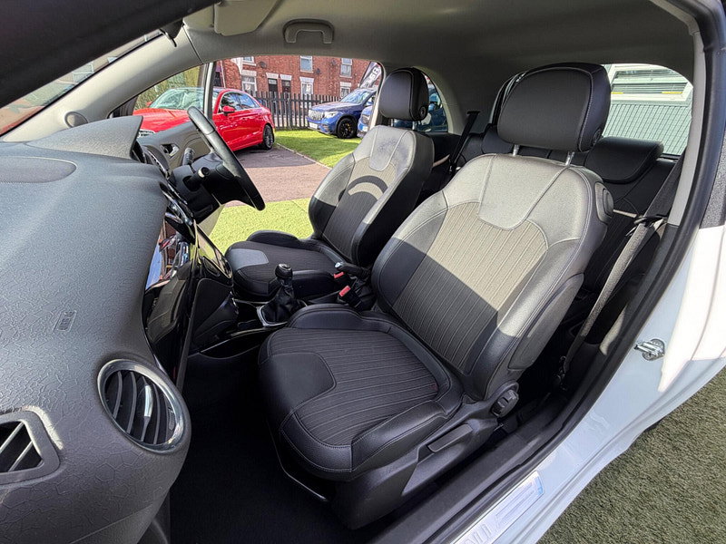 Vauxhall ADAM 1.4 16v GLAM Hatchback 3dr Petrol Manual Euro 5 (100 ps) 3dr Manual 2026