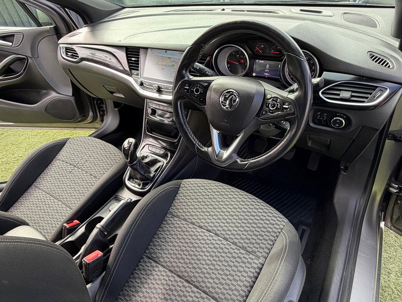 Vauxhall Astra 1.6 CDTi BlueInjection SRi Nav Hatchback 5dr Diesel Manual Euro 6 (s/s) (136 ps) 5dr Manual 2026