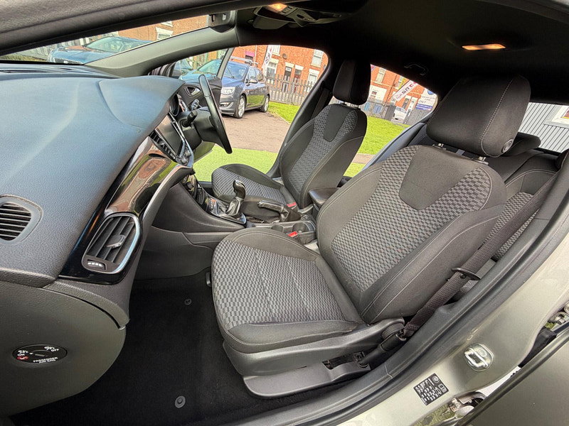 Vauxhall Astra 1.6 CDTi BlueInjection SRi Nav Hatchback 5dr Diesel Manual Euro 6 (s/s) (136 ps) 5dr Manual 2026