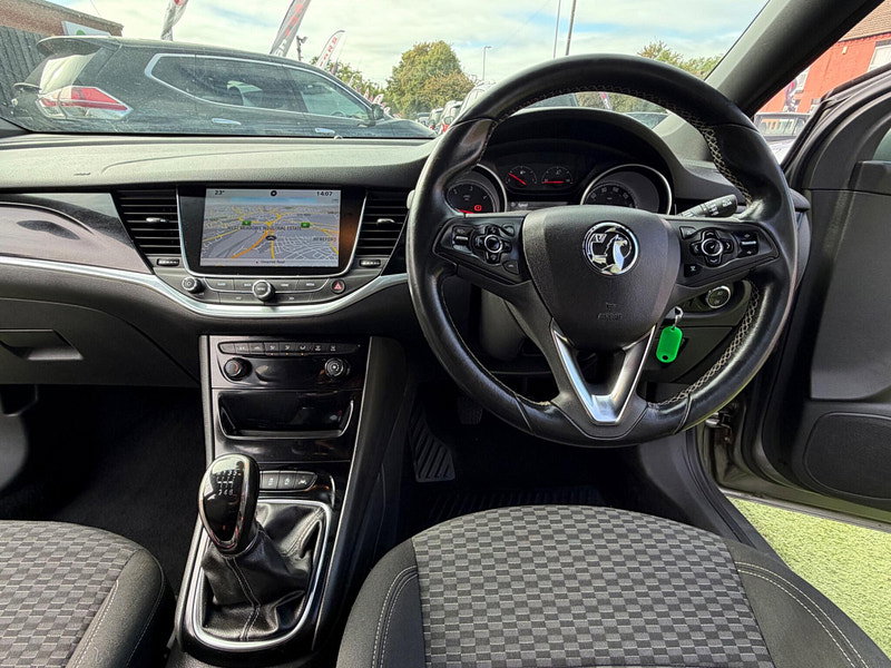 Vauxhall Astra 1.6 CDTi BlueInjection SRi Nav Hatchback 5dr Diesel Manual Euro 6 (s/s) (136 ps) 5dr Manual 2026