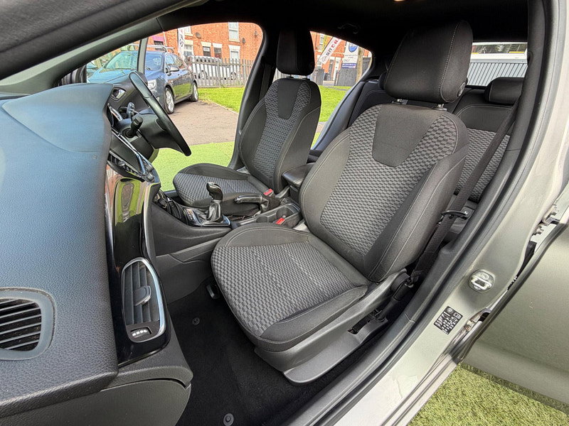Vauxhall Astra 1.6 CDTi BlueInjection SRi Nav Hatchback 5dr Diesel Manual Euro 6 (s/s) (136 ps) 5dr Manual 2026