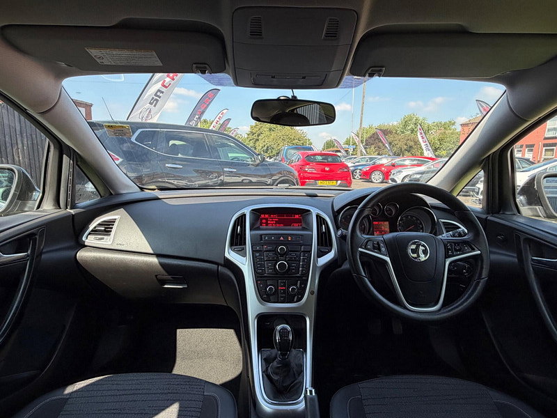 Vauxhall Astra 1.6 CDTi ecoFLEX Excite Hatchback 5dr Diesel Manual Euro 6 (s/s) (110 ps) 5dr Manual 2026