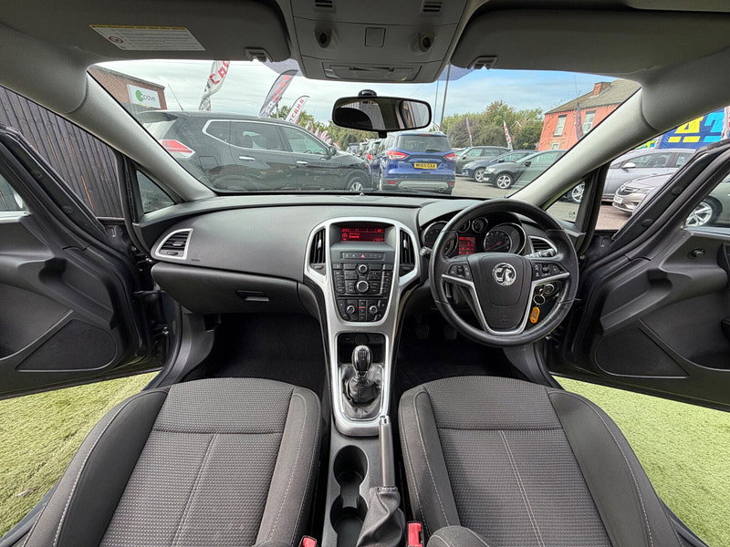 Vauxhall Astra 1.6i SRi Hatchback 5dr Petrol Manual Euro 6 (115 ps) 5dr Manual 2026