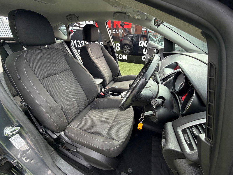 Vauxhall Astra 1.6i SRi Hatchback 5dr Petrol Manual Euro 6 (115 ps) 5dr Manual 2026