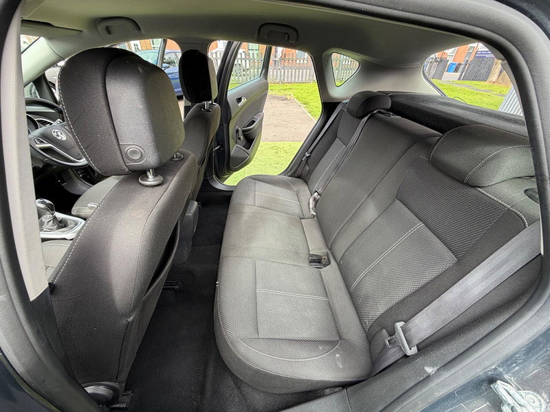 Vauxhall Astra 1.6i SRi Hatchback 5dr Petrol Manual Euro 6 (115 ps) 5dr Manual 2026