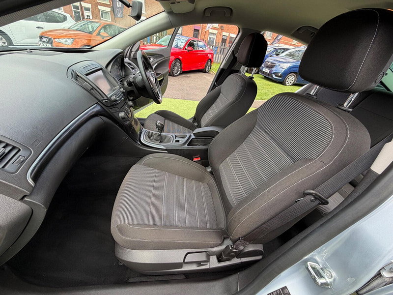 Vauxhall Insignia 1.8i SRi Nav Hatchback 5dr Petrol Manual Euro 6 (140 ps) 5dr Manual 2026