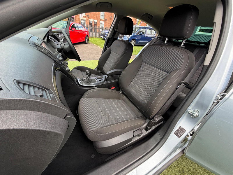 Vauxhall Insignia 1.8i SRi Nav Hatchback 5dr Petrol Manual Euro 6 (140 ps) 5dr Manual 2026