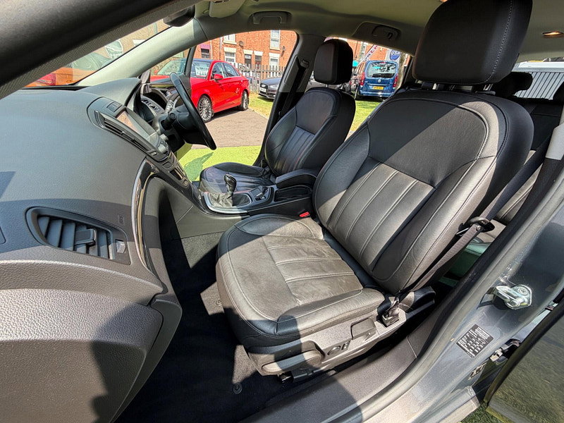 Vauxhall Insignia 2.0 CDTi ecoFLEX Elite Nav Sports Tourer 5dr Diesel Manual Euro 5 (s/s) (163 ps) 5dr Manual 2026