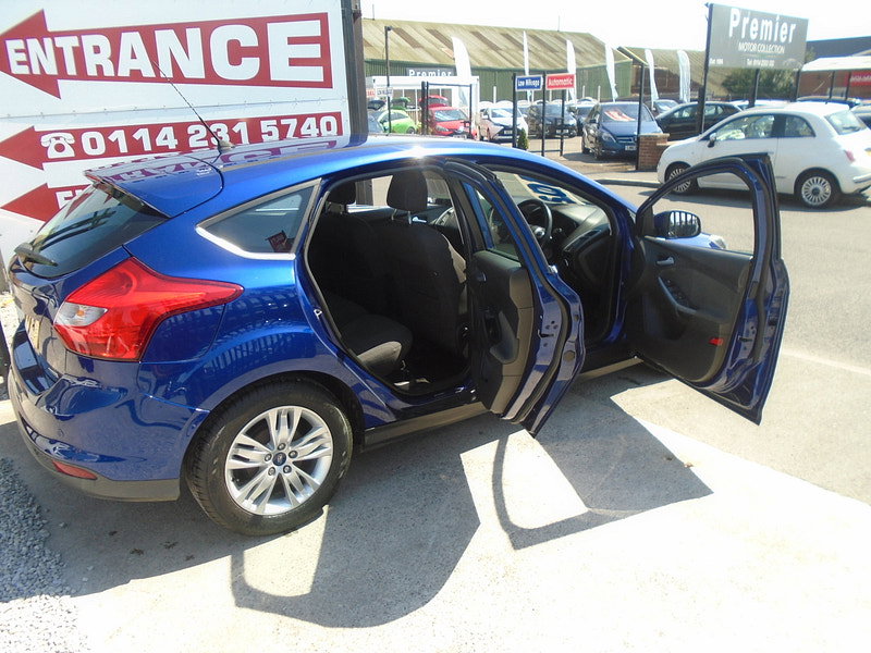 Ford Focus 1.0T EcoBoost Titanium Navigator Hatchback 5dr Petrol Manual Euro 5 (s/s) (125 ps) 5dr Manual 2026