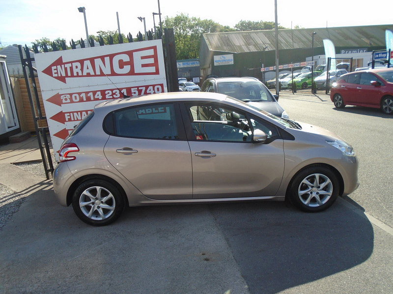 Peugeot 208 1.2 VTi PureTech Active Hatchback 5dr Petrol Manual Euro 5 (82 ps) 5dr Manual 2026