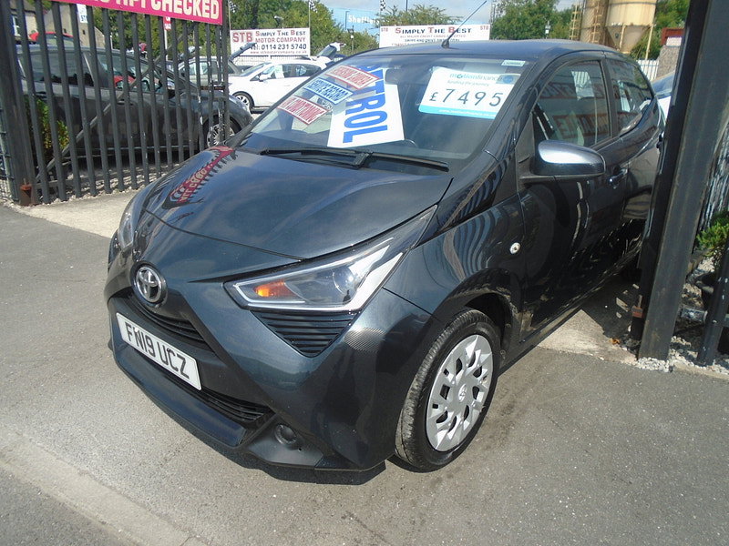 Toyota Aygo 1.0 VVT-i x-play Hatchback 5dr Petrol Manual Euro 6 (71 ps) 5dr Manual 2026