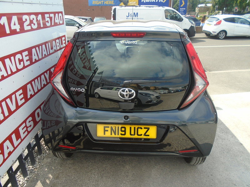 Toyota Aygo 1.0 VVT-i x-play Hatchback 5dr Petrol Manual Euro 6 (71 ps) 5dr Manual 2026