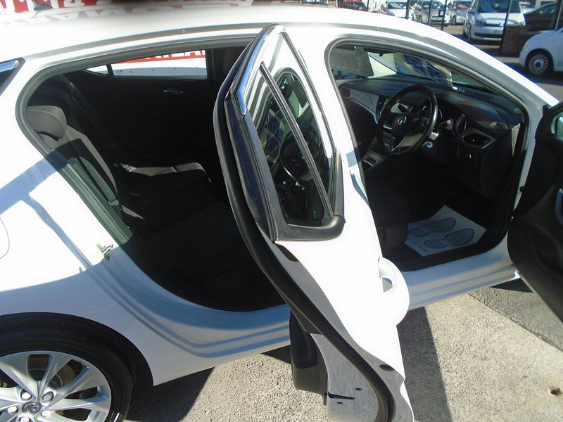 Vauxhall Astra 1.4i Energy Hatchback 5dr Petrol Manual Euro 6 (100 ps) 5dr Manual 2026