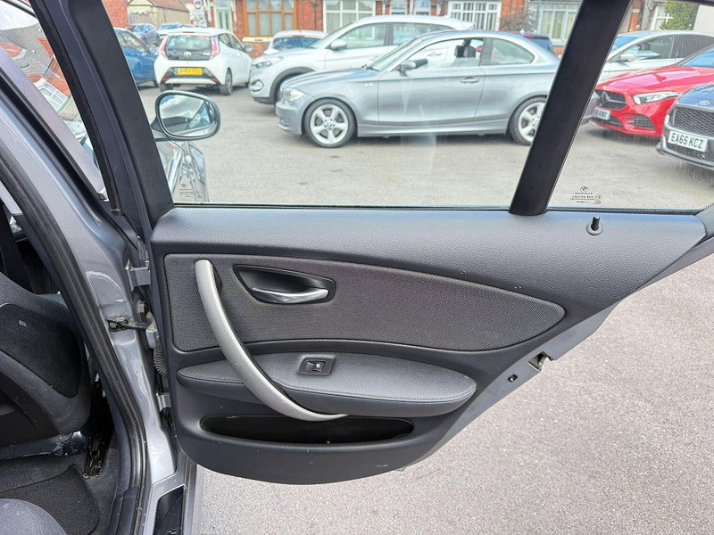 BMW 1 Series 2.0 116i Sport Steptronic Euro 5 5dr 5dr Automatic 2026