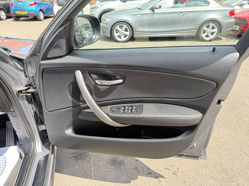 BMW 1 Series 2.0 116i Sport Steptronic Euro 5 5dr 5dr Automatic 2026